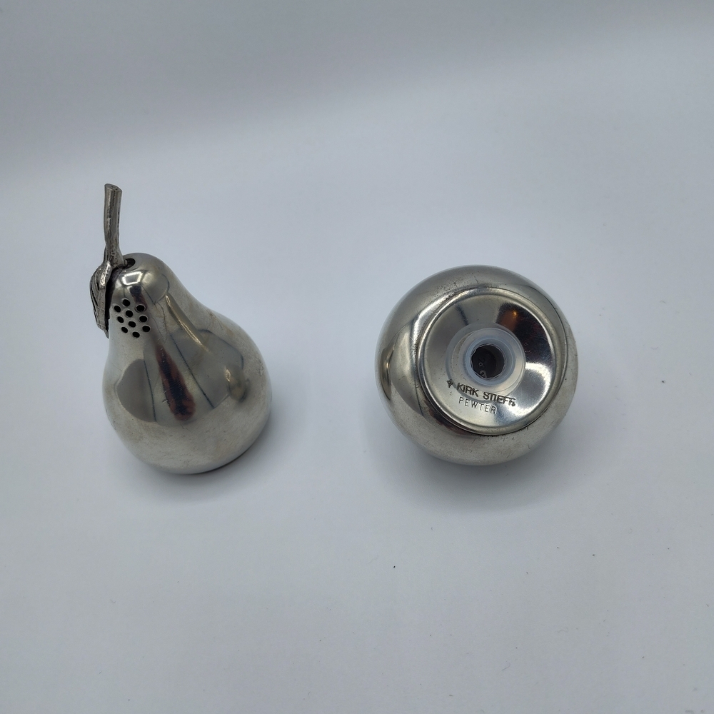 Vintage Pewter MCM Kirk Stuff Pear And Apple Salt And Pepper Shakers EVC - Picture 2 of 4
